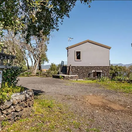 Bauernhof Ecoagriturismo Notti Stellate Etna Mare *