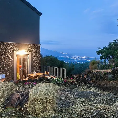 Ecoagriturismo Notti Stellate Etna Mare Séjour à la ferme