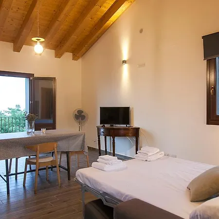 Alloggio per agriturismo Ecoagriturismo Notti Stellate Etna Mare